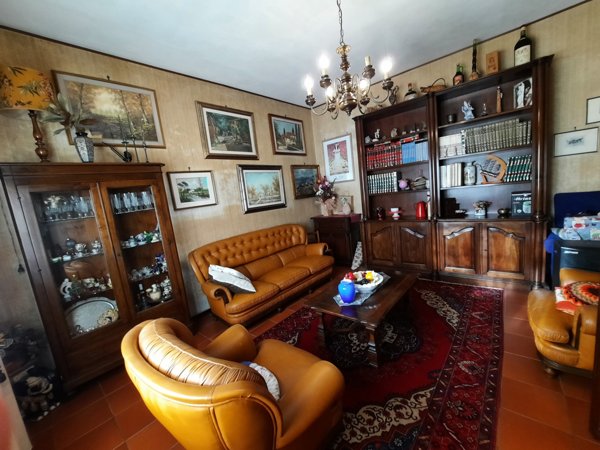 casa indipendente in vendita a Lucca