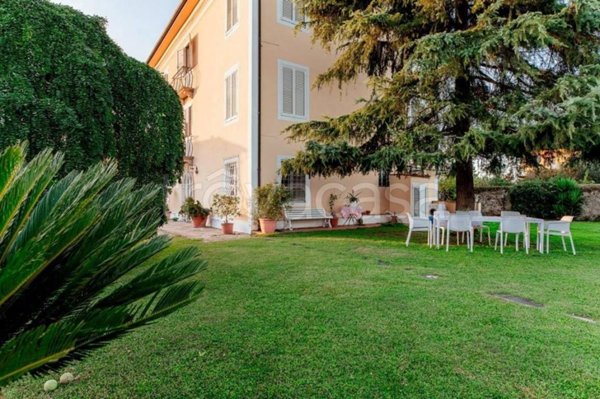 casa indipendente in vendita a Lucca in zona zona SS. Annunziata