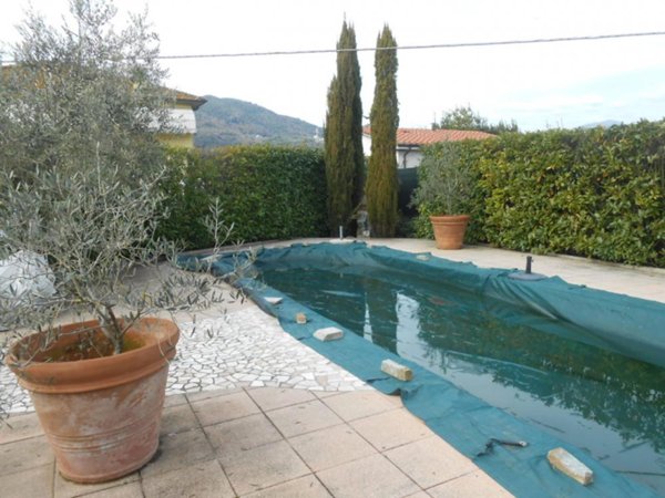 casa indipendente in vendita a Lucca in zona Centro Città