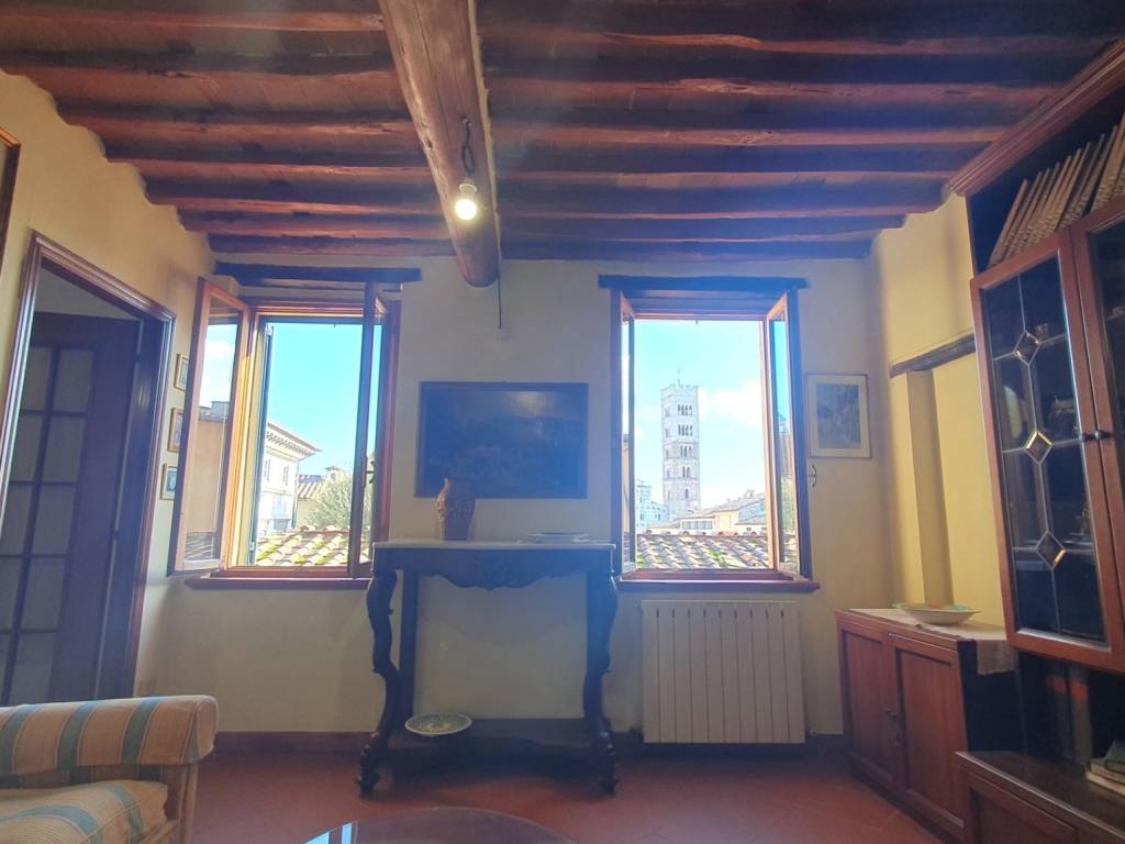 appartamento in vendita a Lucca in zona Centro Città