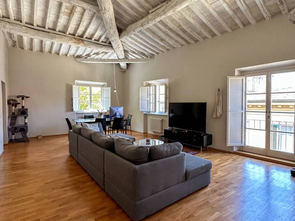 appartamento in vendita a Lucca in zona Centro Città