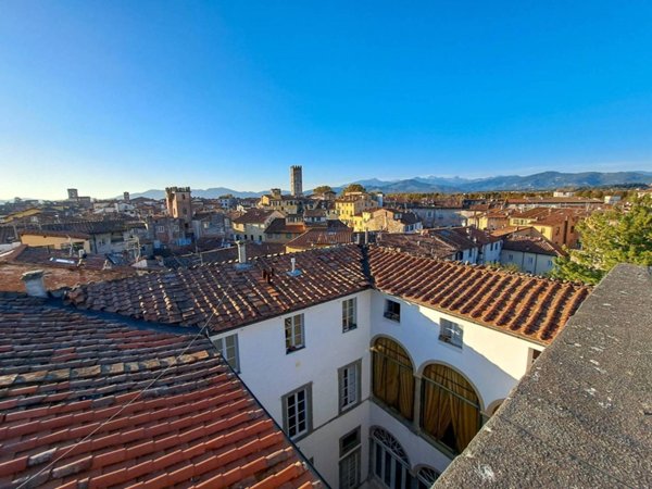 appartamento in vendita a Lucca in zona Centro Città