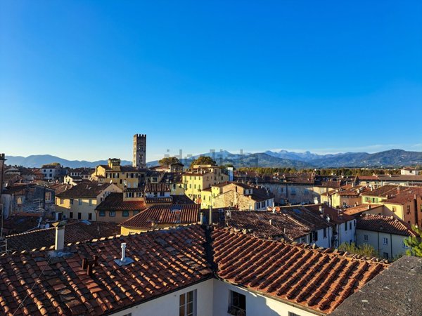 appartamento in vendita a Lucca in zona Centro Città