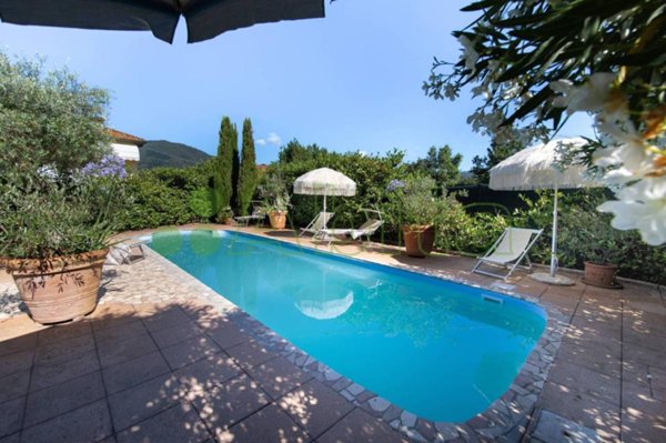 casa indipendente in vendita a Lucca in zona Ponte San Pietro
