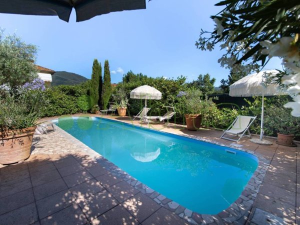 casa indipendente in vendita a Lucca in zona Ponte San Pietro