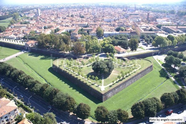appartamento in vendita a Lucca in zona Centro Città