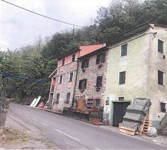 casa indipendente in vendita a Lucca in zona Pieve di Brancoli