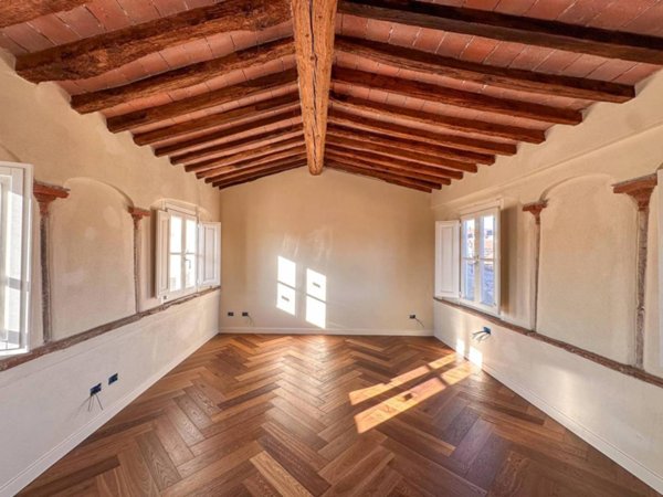 appartamento in vendita a Lucca in zona Centro Città