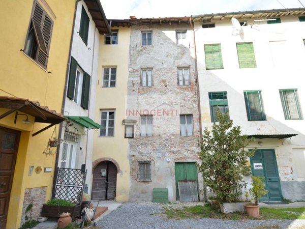 casa indipendente in vendita a Lucca in zona Sant'Anna