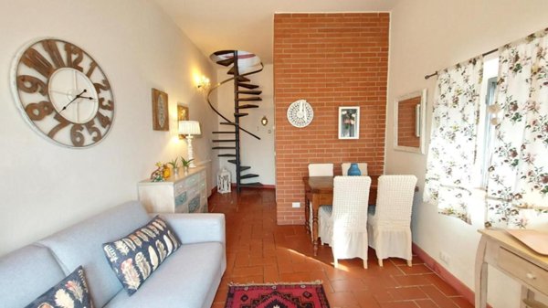 casa indipendente in vendita a Lucca in zona zona San Vito