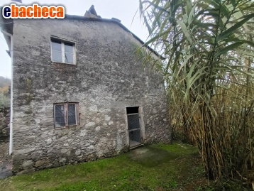 casa indipendente in vendita a Lucca in zona Cappella