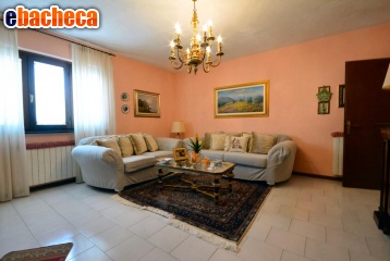 casa indipendente in vendita a Lucca in zona Nave