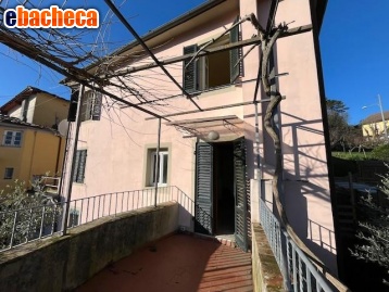 casa indipendente in vendita a Lucca in zona Santa Maria del Giudice
