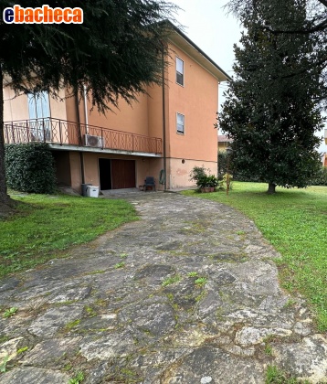 casa indipendente in vendita a Lucca in zona zona Arancio