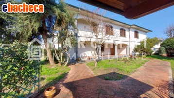 casa indipendente in vendita a Lucca in zona zona San Marco