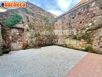 appartamento in vendita a Lucca in zona Centro Città