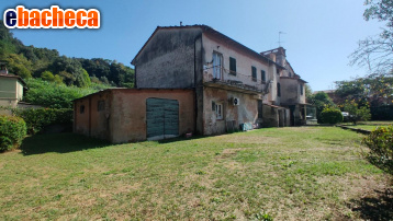 casa indipendente in vendita a Lucca
