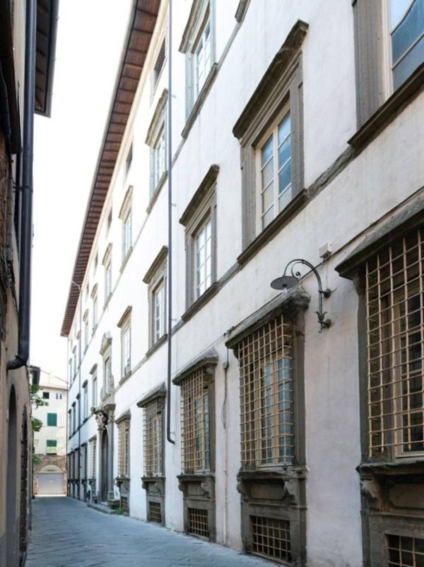 appartamento in vendita a Lucca in zona Centro Città
