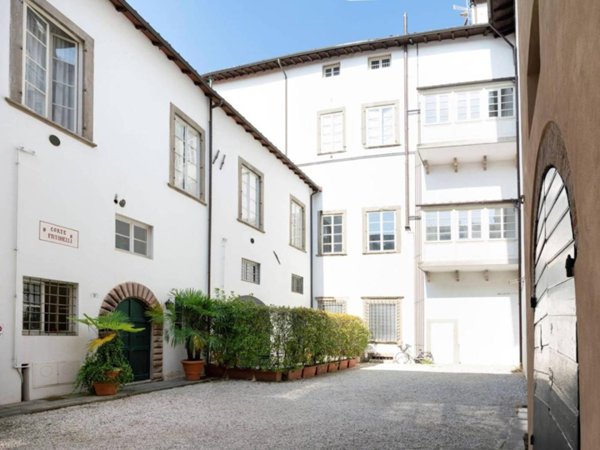 appartamento in vendita a Lucca in zona Centro Città