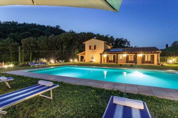 casa indipendente in vendita a Lucca in zona Balbano