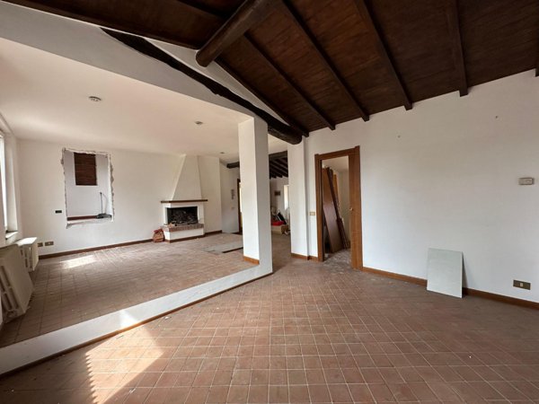 appartamento in vendita a Lucca in zona Centro Città