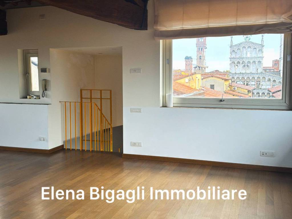 appartamento in vendita a Lucca in zona Centro Città