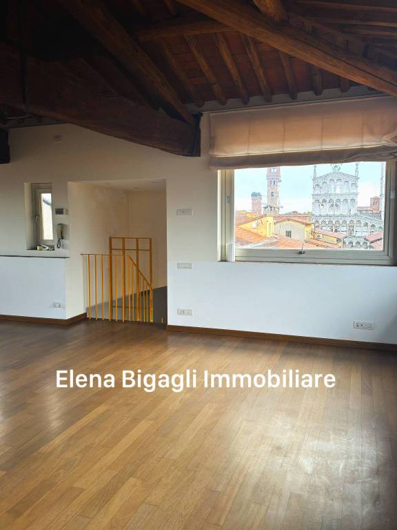 appartamento in vendita a Lucca in zona Centro Città