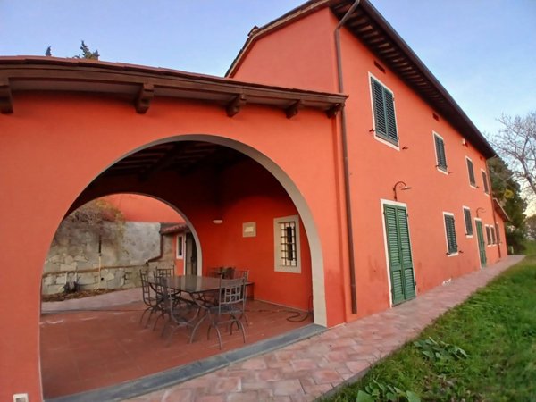 casa indipendente in vendita a Lucca in zona Monte San Quirico