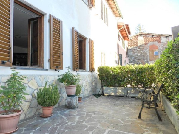 casa indipendente in vendita a Lucca in zona Centro Città