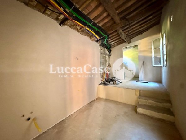 appartamento in vendita a Lucca in zona Centro Città