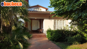 casa indipendente in vendita a Lucca in zona Vicopelago