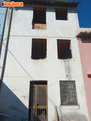 casa indipendente in vendita a Lucca in zona Centro Città