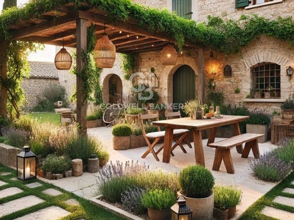 casa indipendente in vendita a Lucca in zona San Lorenzo a Vaccoli