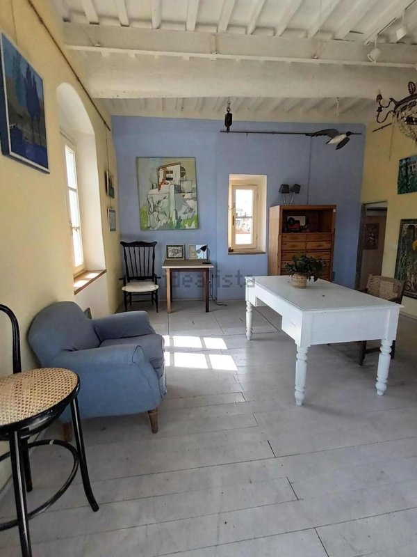 locale di sgombero in vendita a Lucca in zona Monte San Quirico