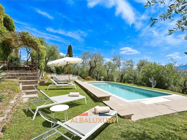 casa indipendente in vendita a Lucca in zona Torre