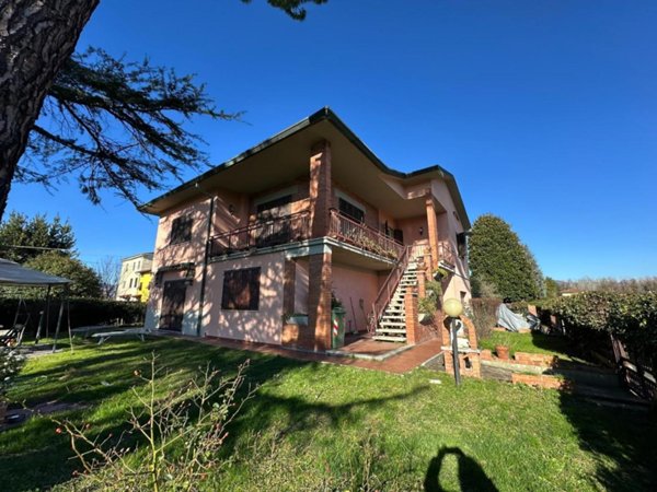 casa indipendente in vendita a Lucca in zona San Donato