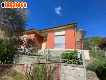 casa indipendente in vendita a Lucca in zona Balbano