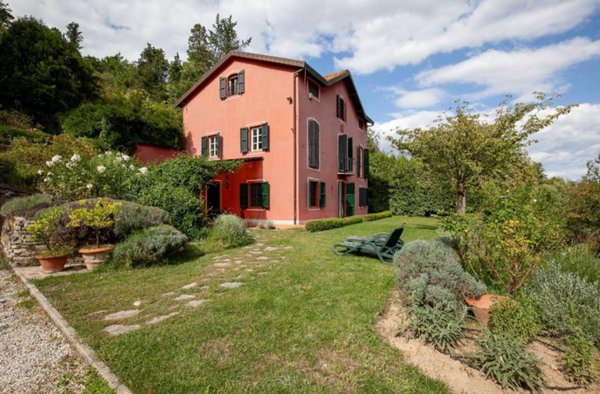 casa indipendente in vendita a Lucca in zona Fagnano