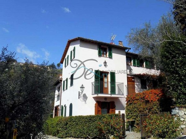 casa indipendente in vendita a Lucca