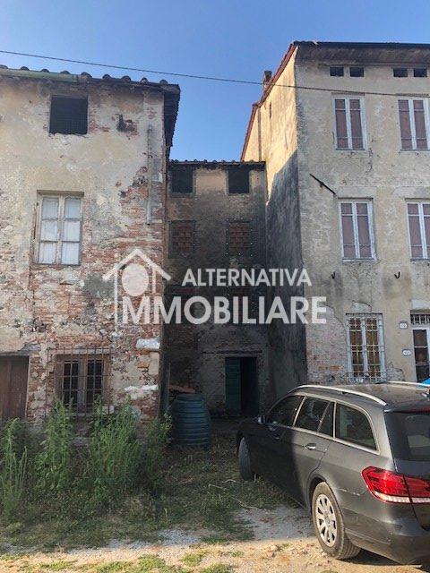 casa indipendente in vendita a Lucca in zona Sant'Angelo in Campo