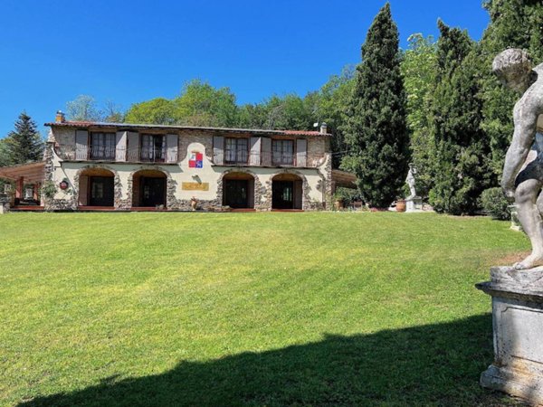 casa indipendente in vendita a Lucca in zona Monte San Quirico