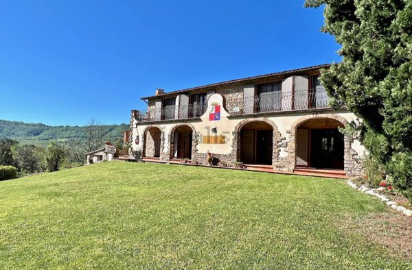 casa indipendente in vendita a Lucca in zona Monte San Quirico