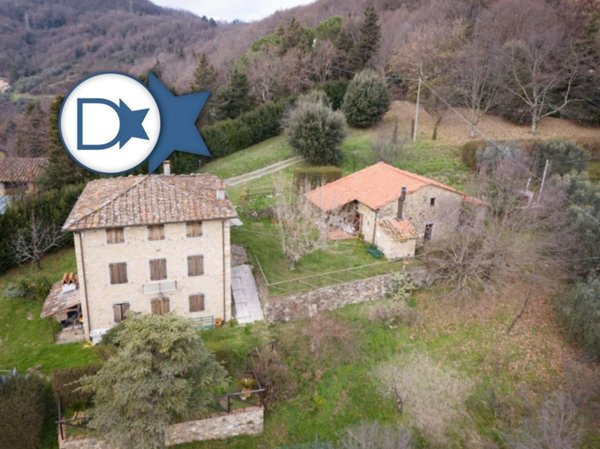 casale in vendita a Lucca in zona Vallebuia