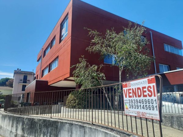 negozio in vendita a Lucca in zona Zona San Concordio