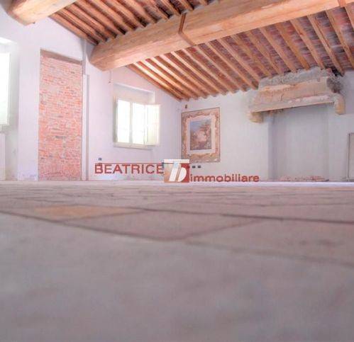 appartamento in vendita a Lucca in zona Centro Città