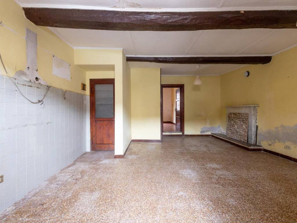 casa indipendente in vendita a Lucca in zona Nozzano