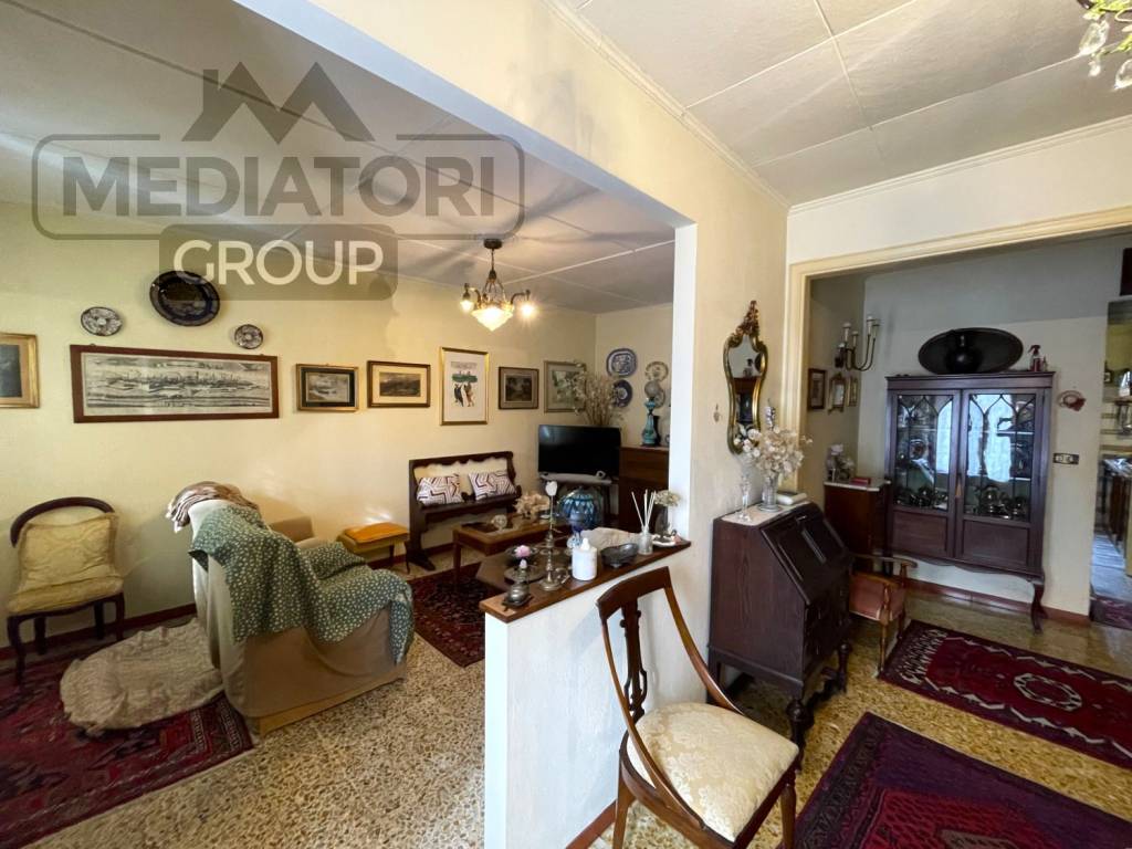 casa indipendente in vendita a Lucca in zona San Pietro a Vico