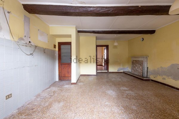 casa indipendente in vendita a Lucca in zona Balbano