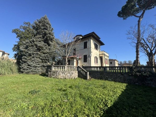 casa indipendente in vendita a Lucca in zona zona San Vito