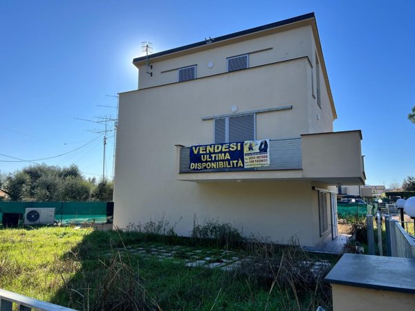 casa indipendente in vendita a Lucca in zona Sant'Alessio
